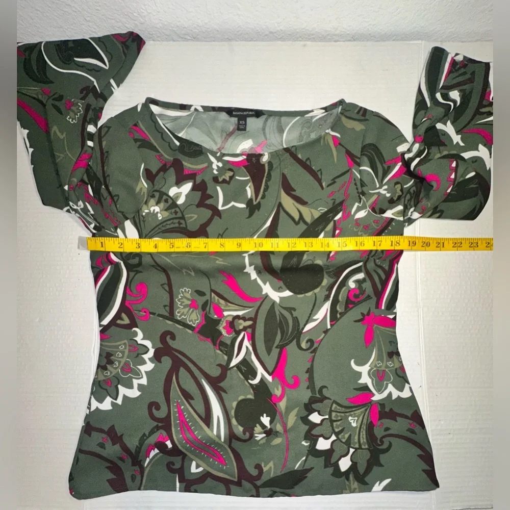 Banana Republic Women’s Top Size XS Multicolored‎ Paisley Print Retro Vibe